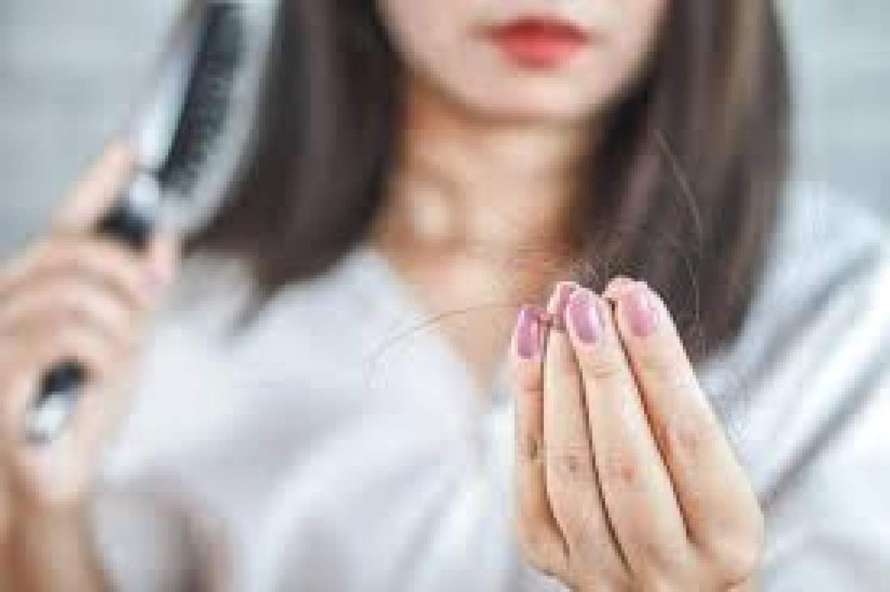 Tratamiento de Natura Estilo para la caída de pelo por coronavirus