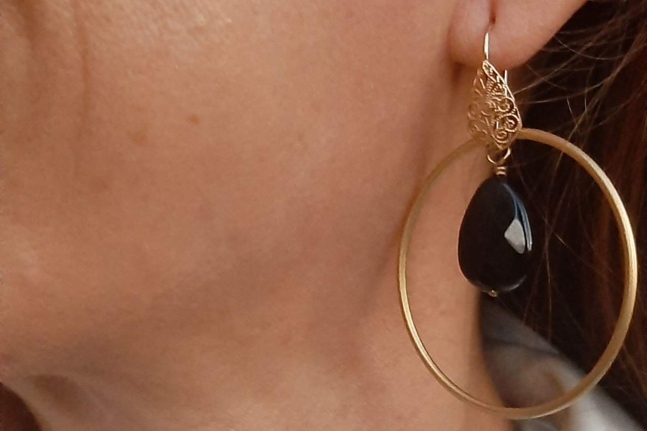 Los pendientes a mano en Madrid de BY EME