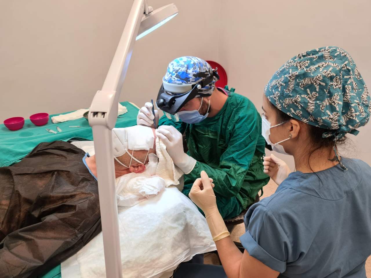 Turismo capilar en Turquía en la empresa española Fue Hair Transplant System