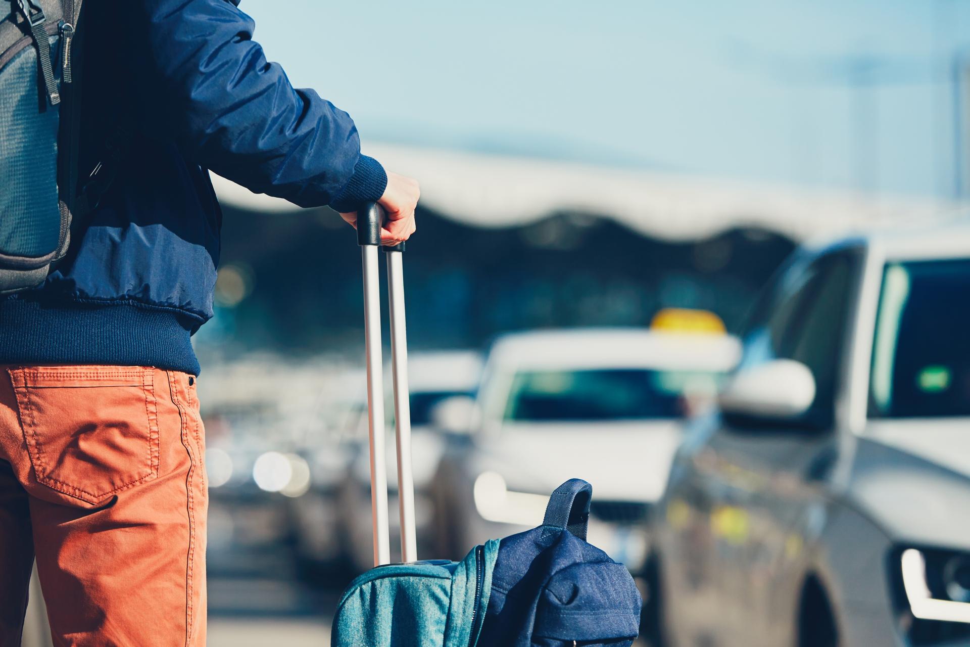Taxi Aeropuerto de Málaga Traslado Charly 24 Horas ofrece servicio de taxi en Málaga a precios competitivos