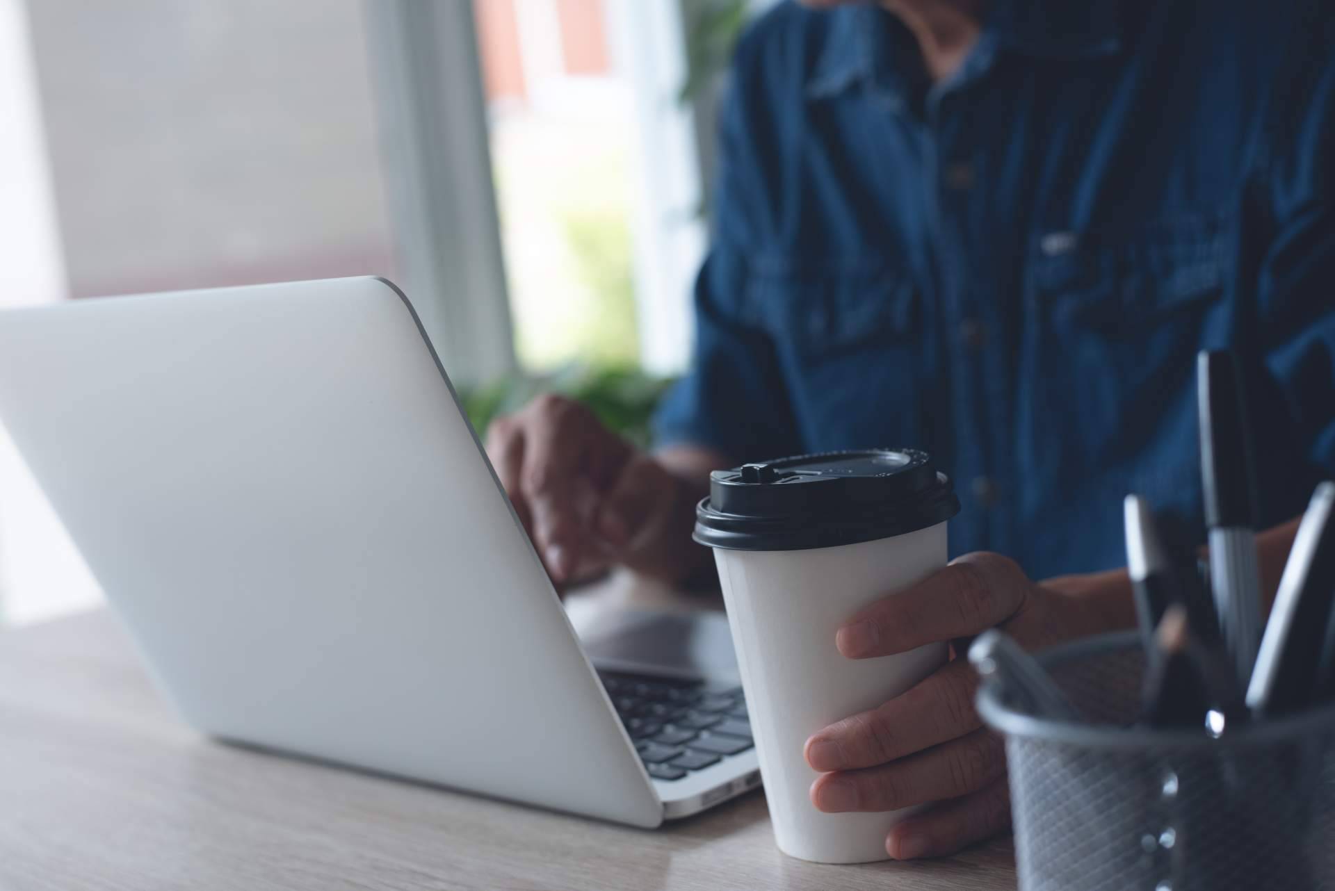 ¿Cómo crear una academia online para vender cursos sin pagar comisiones con el método Academyland de Ulises Project?