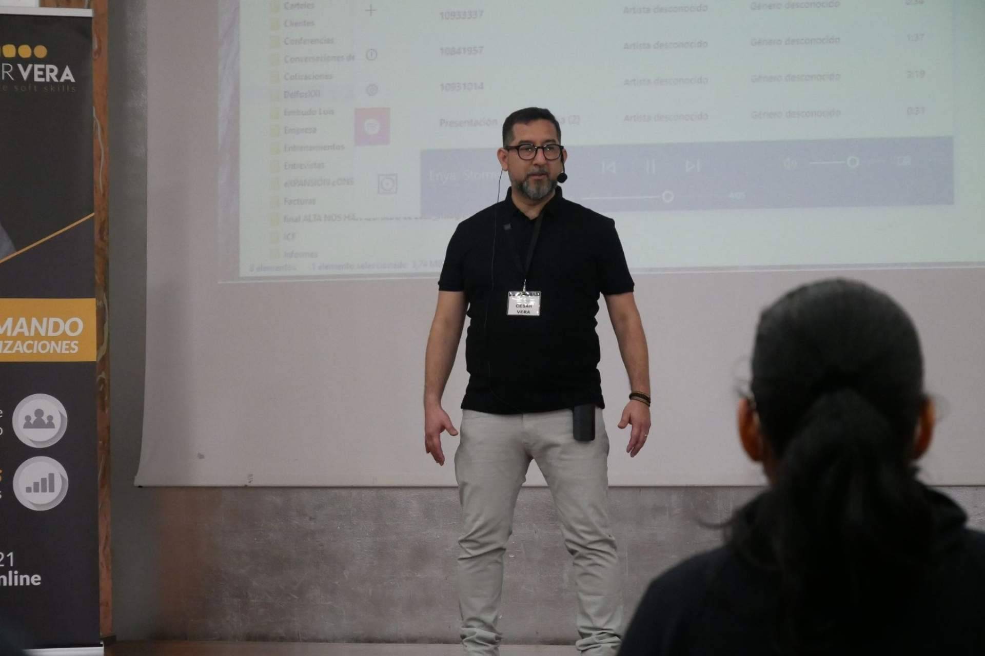 Poner fin a las limitaciones en el ámbito profesional gracias al curso de formación 'Iniciación a la PNL' del coach César Vera