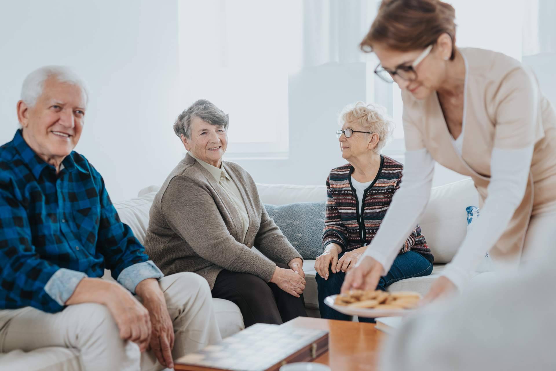 La alternativa para encontrar residencias y centros para personas mayores: GransLiving