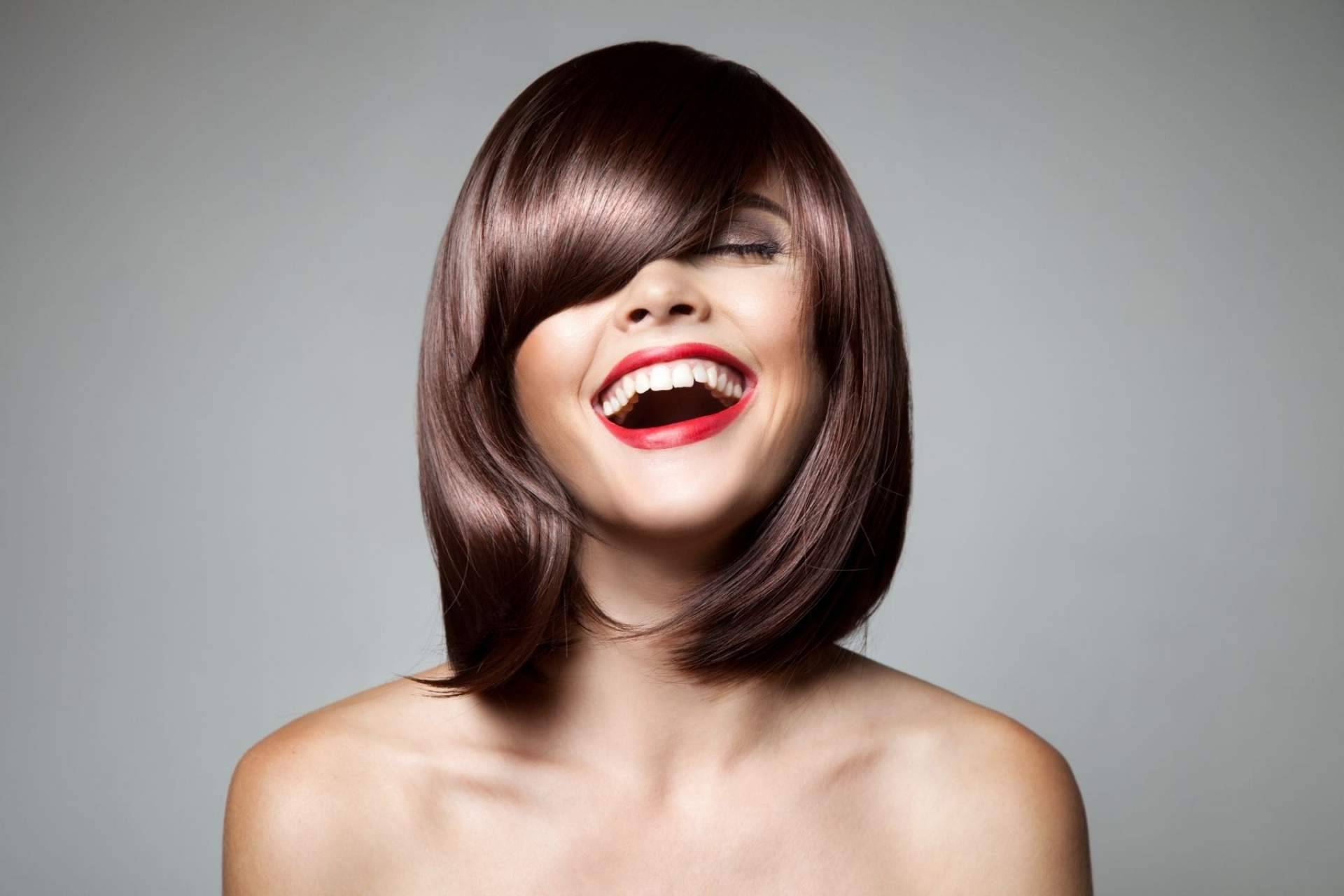 Proteger y restaurar el cabello gracias al servicio de peluquería saludable de la compañía CharoConector