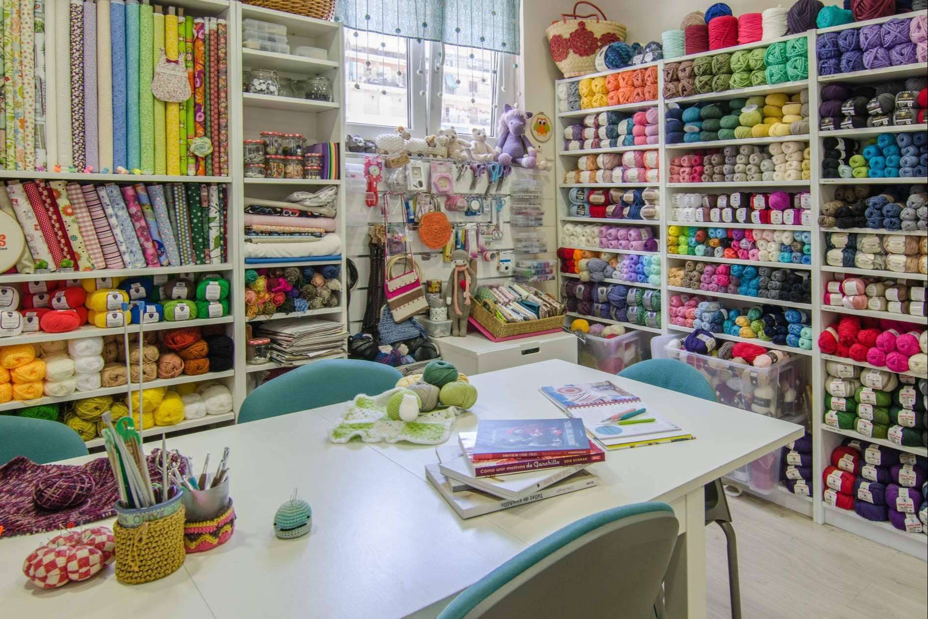 Bichus Club es la tienda de lanas y clases de tejido en Madrid