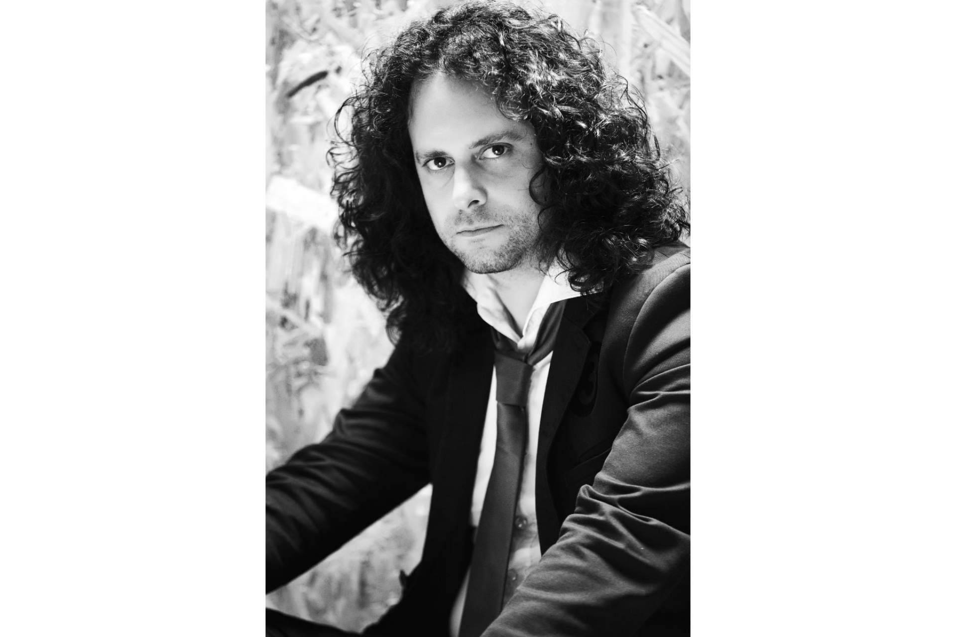 Uno de los mejores intérpretes de viola da gamba del mundo es Fahmi Alqhai