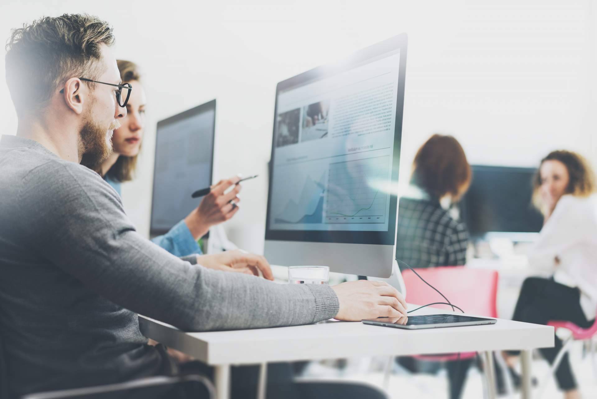La diferencia entre indexar y desindexar contenido en internet, por Remove Group