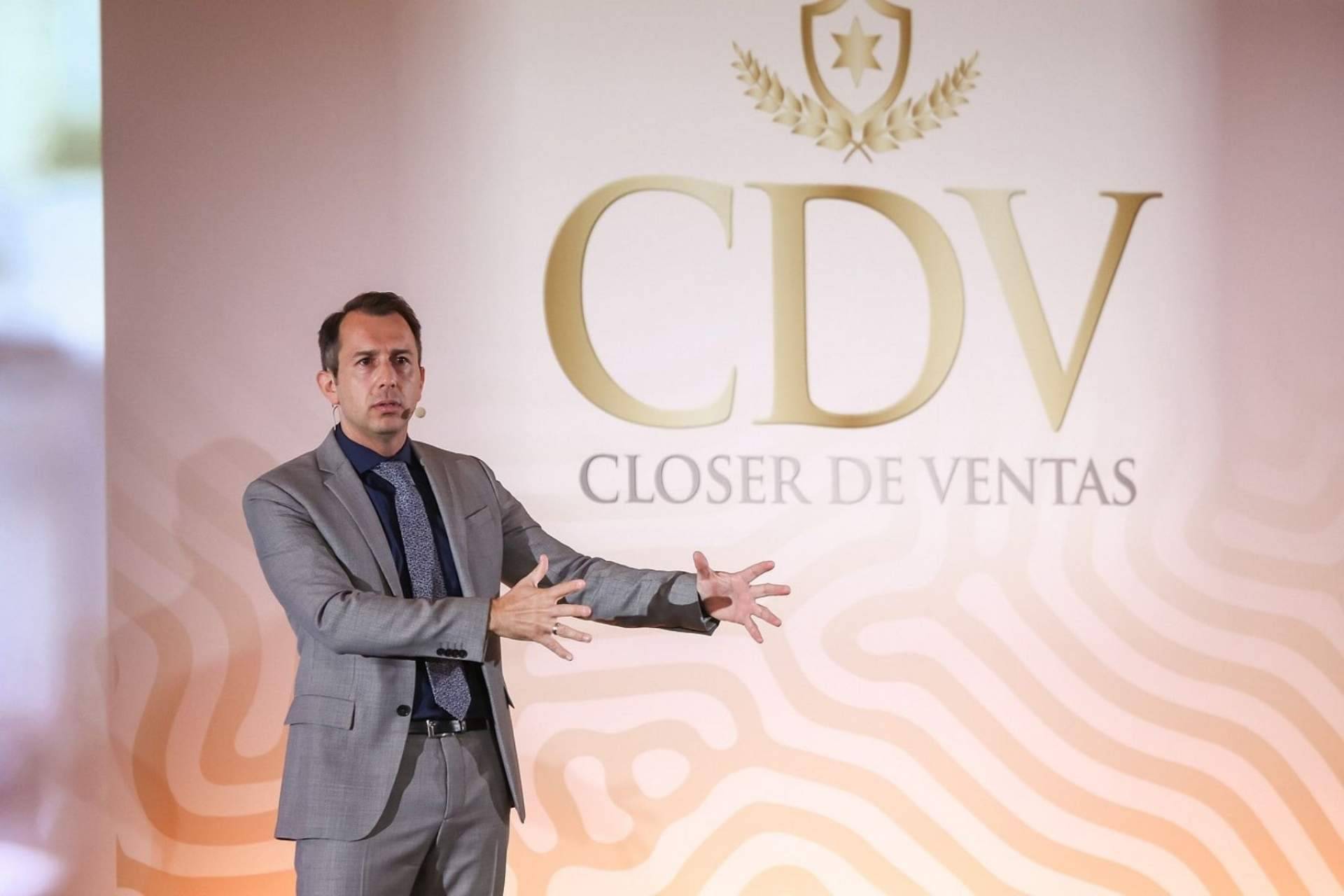 Convertirse en closer de ventas gracias a los fundadores de la escuela de preparación A&C, Alfonso y Christian