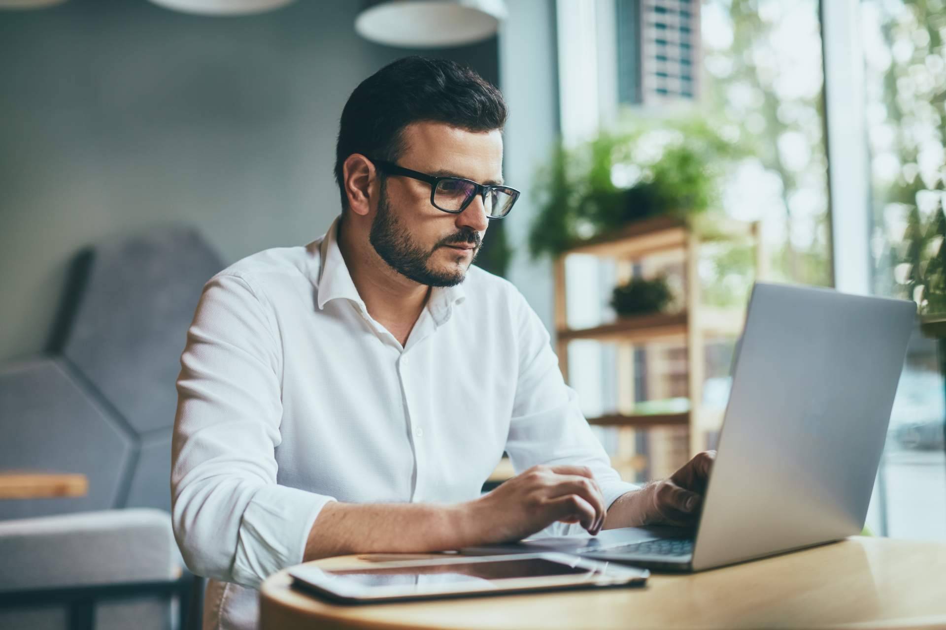 Aprender a trabajar de cuenta ajena a cuenta propia, gracias a Academia Alto Rendimiento