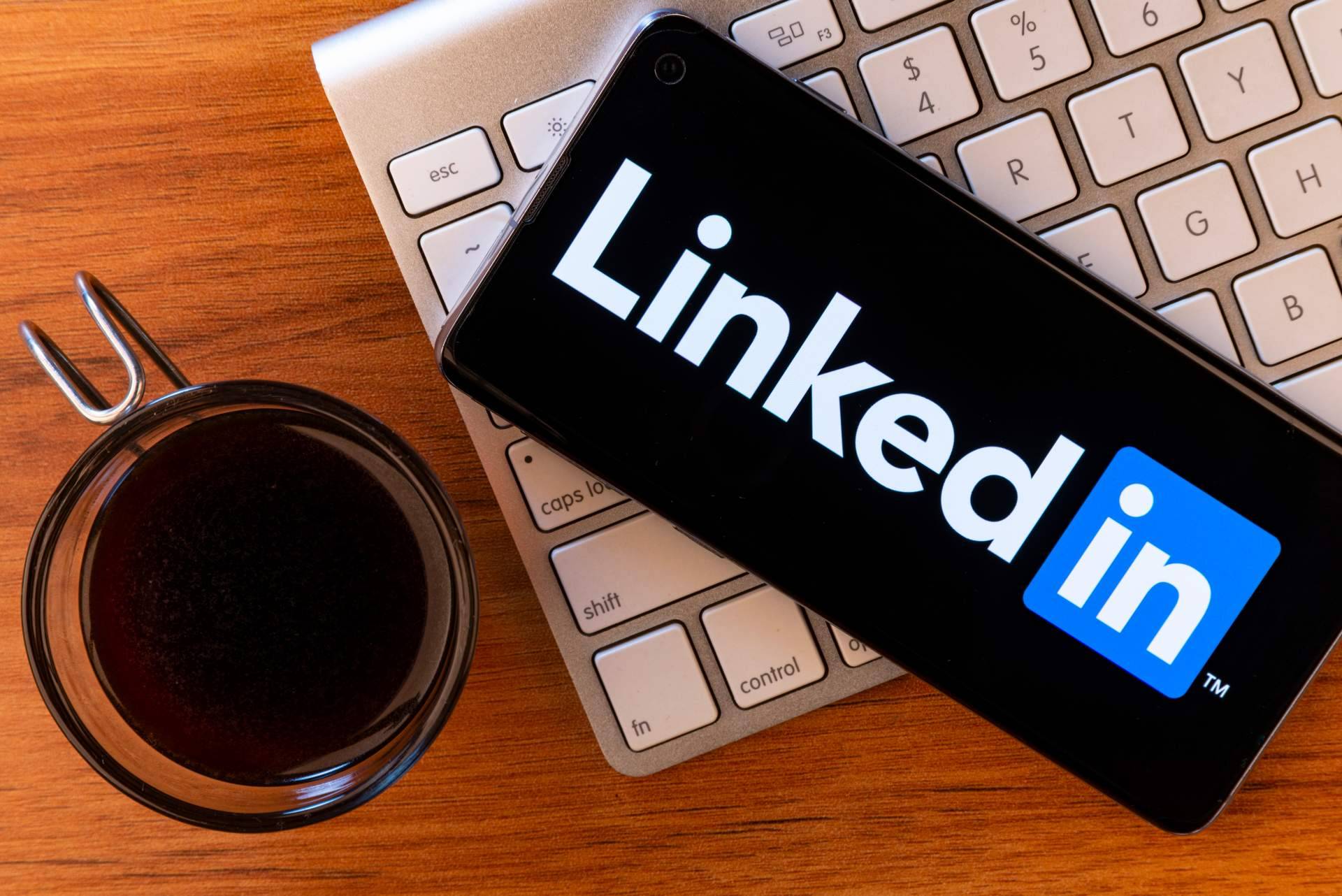 LinkedIntutorial presenta cómo usar LinkedIn para empresas