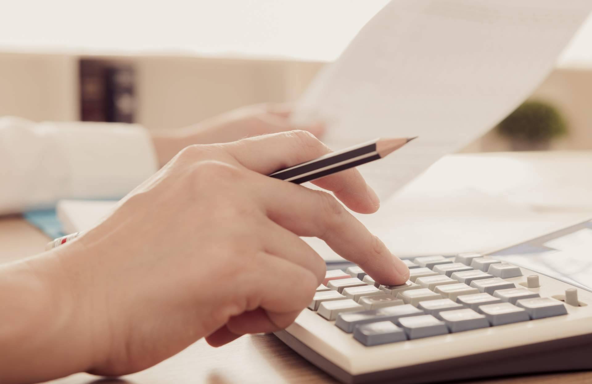 Costes hormiga y clientes hormiga, las formas de evitar los riesgos financieros en el negocio