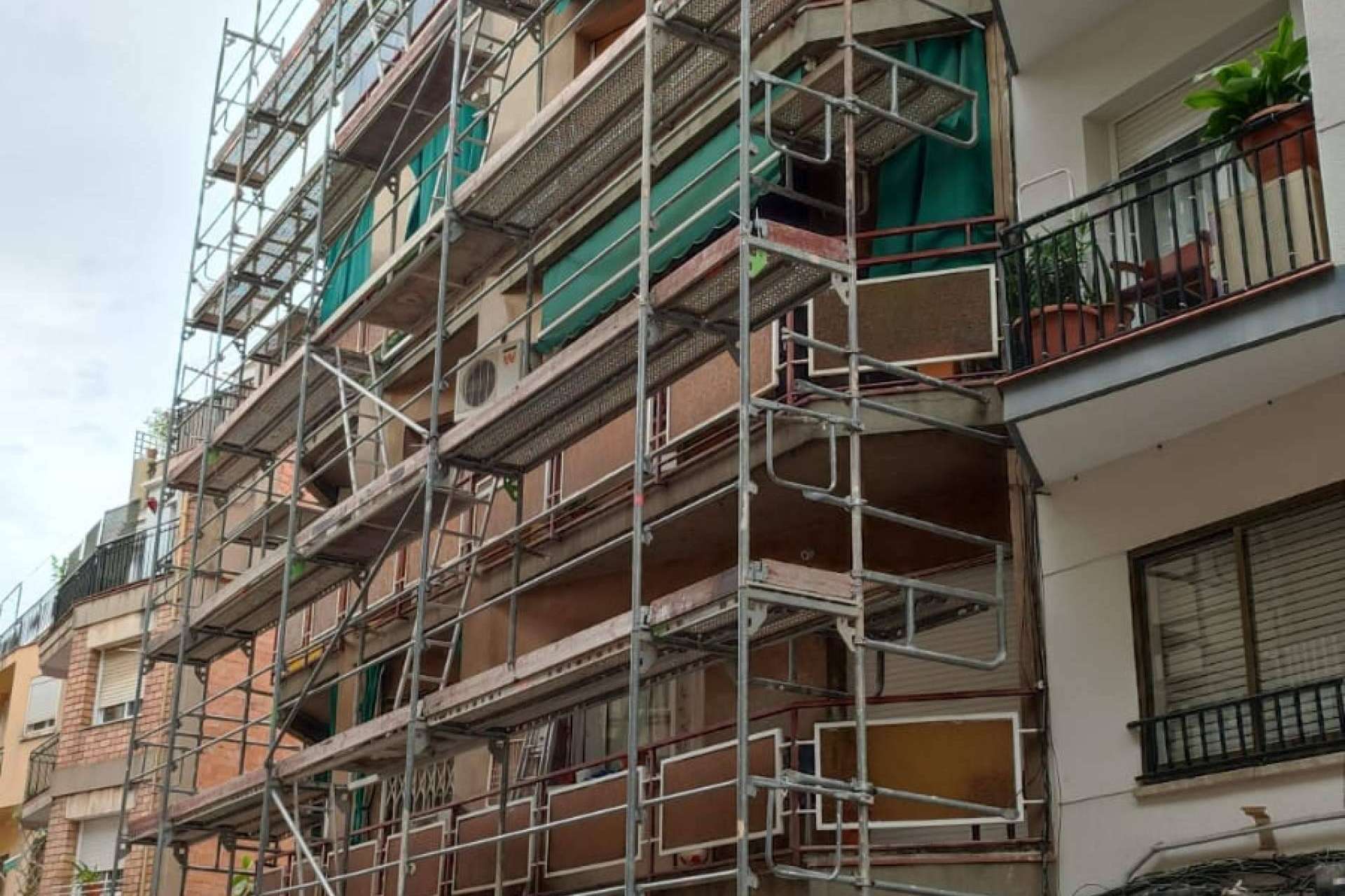 Empresa especialista en alquiler de andamios, TusAndamiosBarcelona