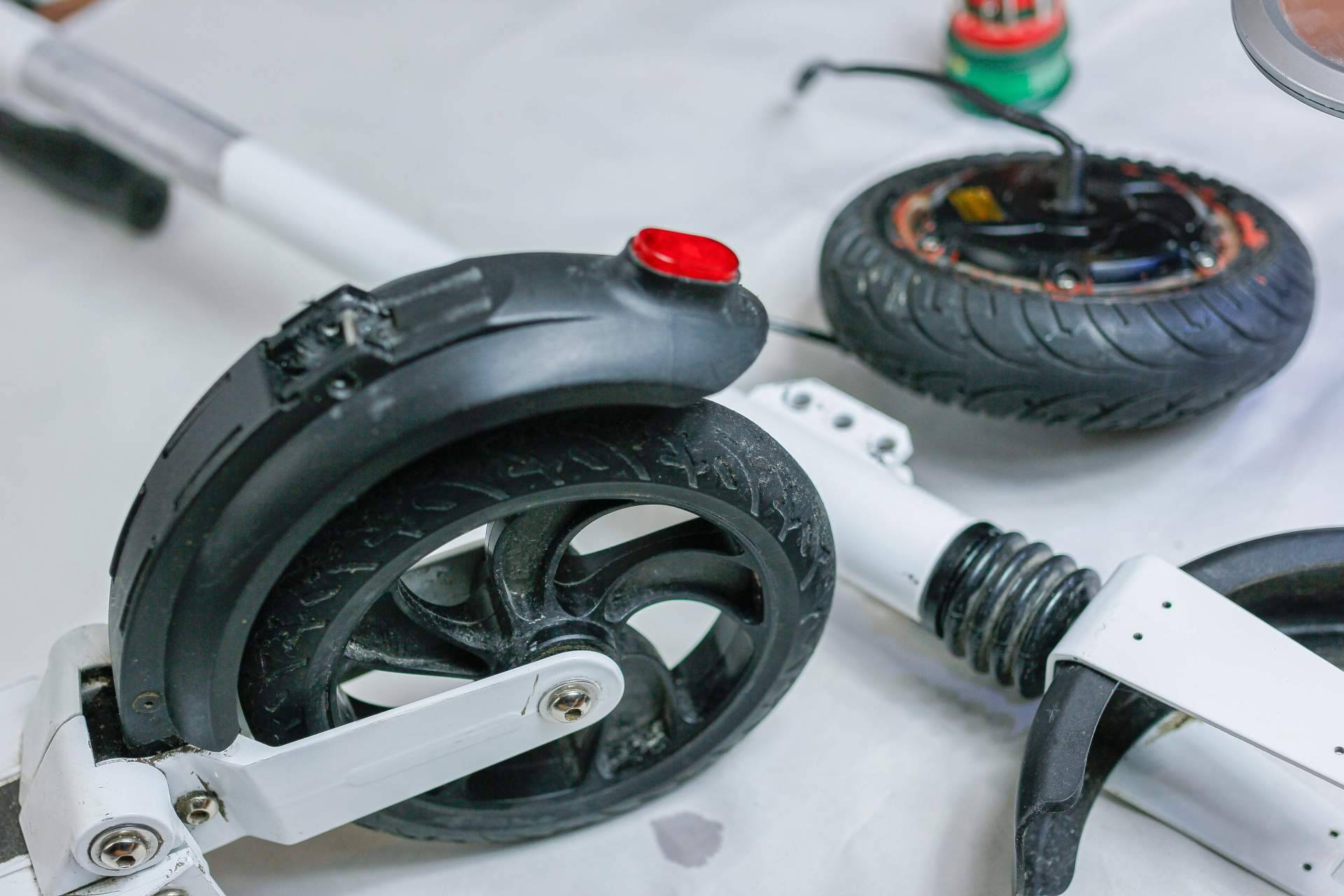 Las ventajas de LYNX para reparar los patinetes eléctricos