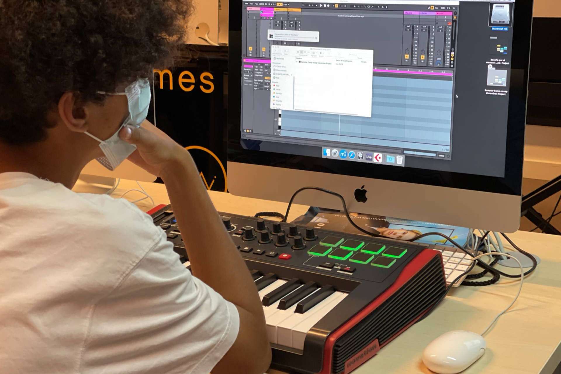 Desarrollar una carrera en la industria musical con los cursos de la escuela de música Girona EUMES