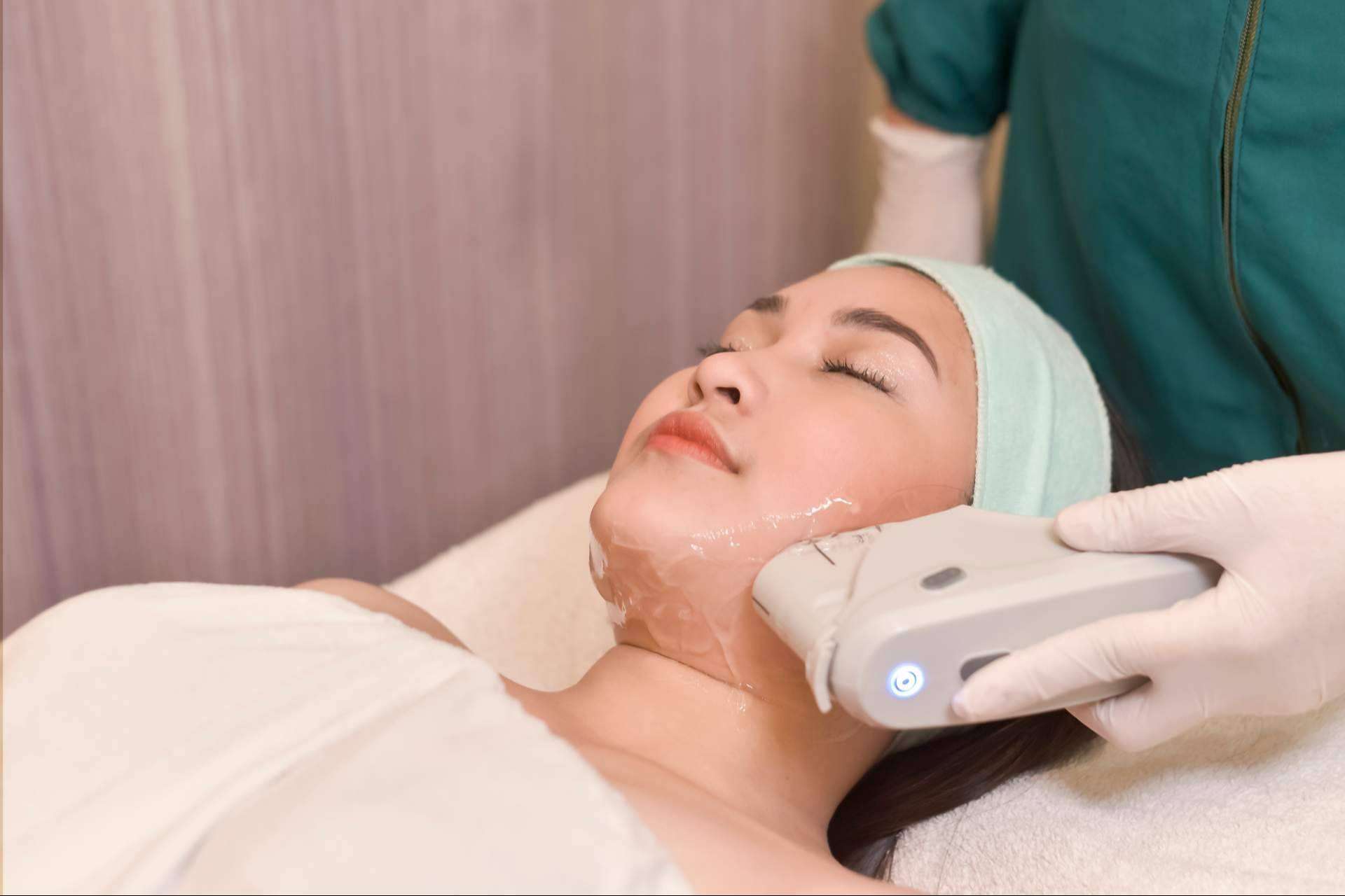 Rejuvenecer la piel con métodos no invasivos a través del HIFU facial y corporal de Rambla 6