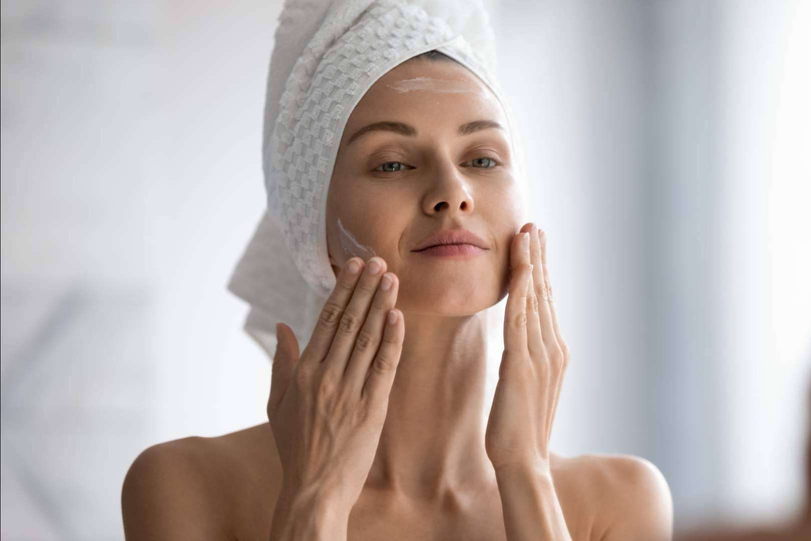 Medik8, la marca cosmética que está disponible vía online en Farmacia Laura Garín