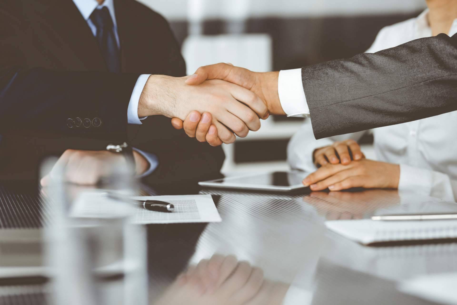 El contrato de formación en alternancia, una buena opción para cubrir puestos temporales este verano
