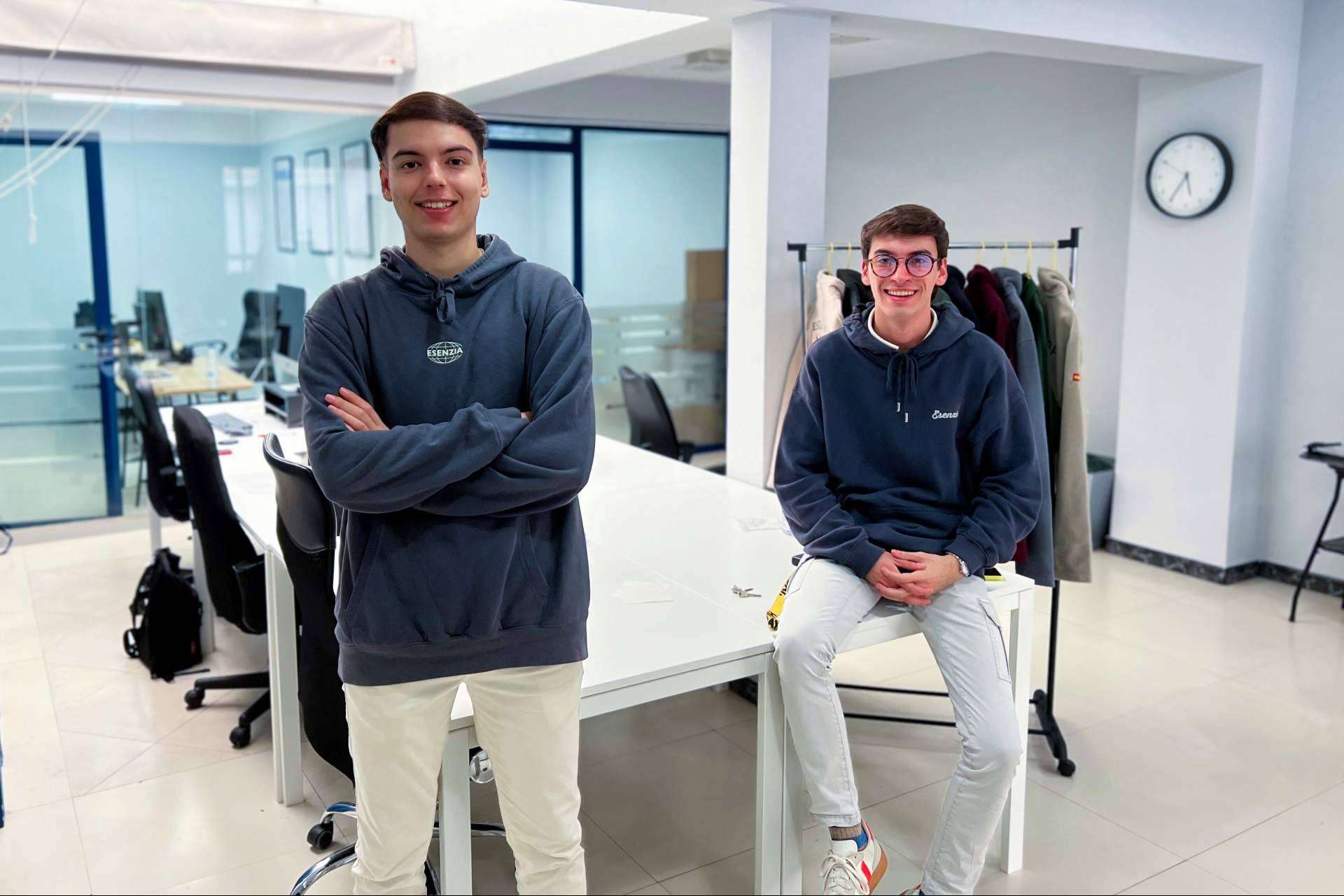 La ropa urbana de Esenzia es original, desacomplejada y para todas las edades