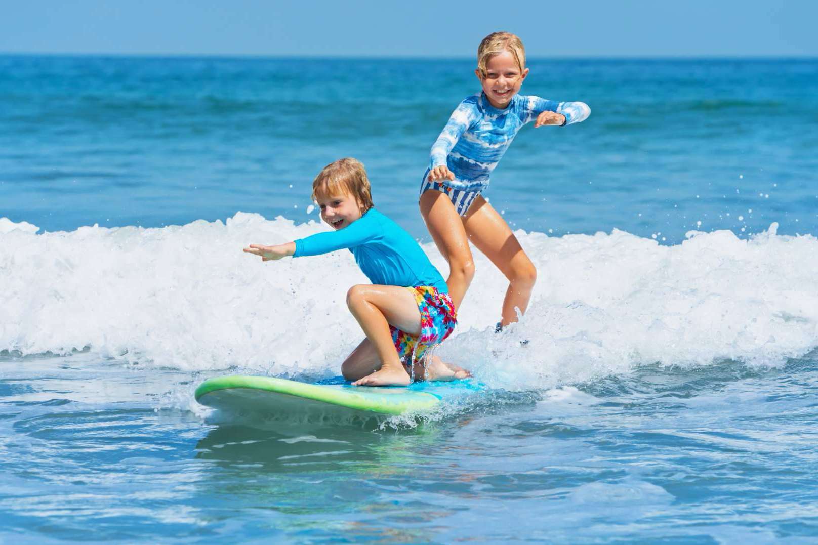El surf house de Watsay Surf School & Camp, el modelo de alojamiento para los fanáticos del surf en Cantabria