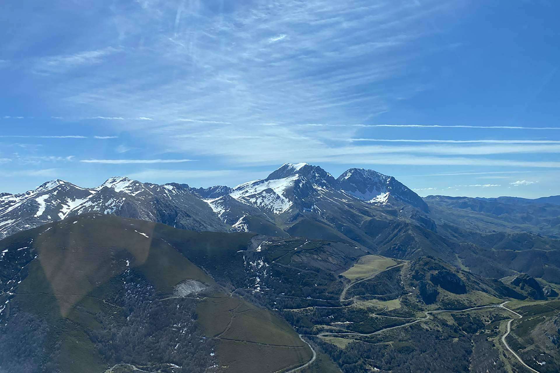 Volar en Asturias con los cursos de pilotaje de ultraligero de Asturfly