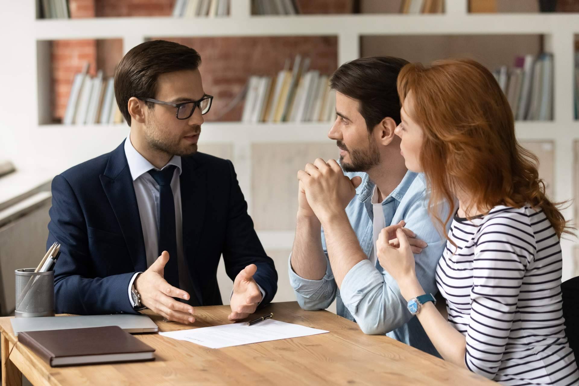 Surge y las ventajas de hacer un curso de agente inmobiliario