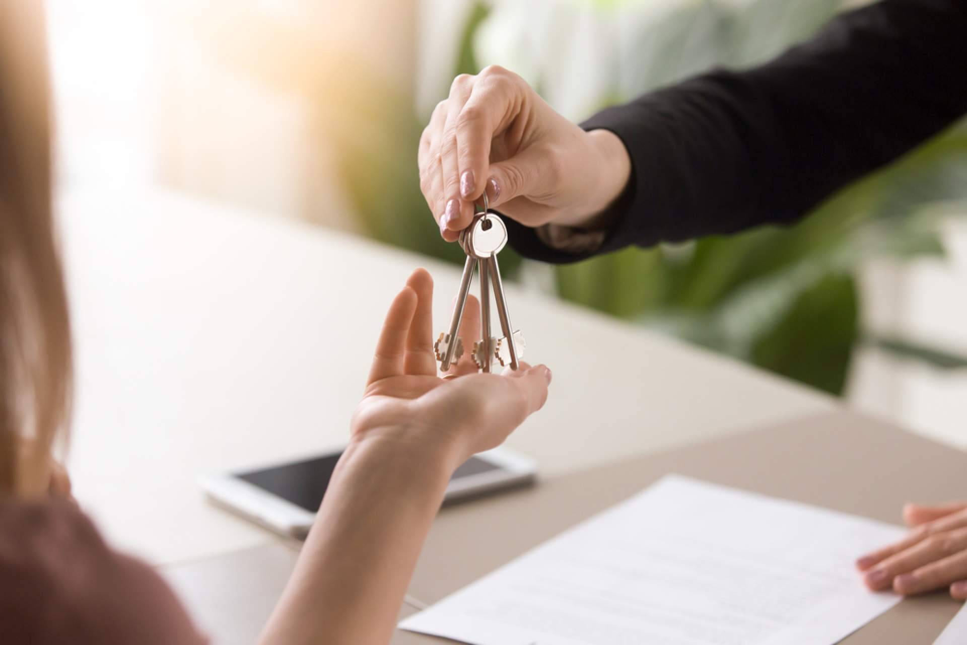 Homter explica la diferencia entre un bróker hipotecario y un bróker inmobiliario