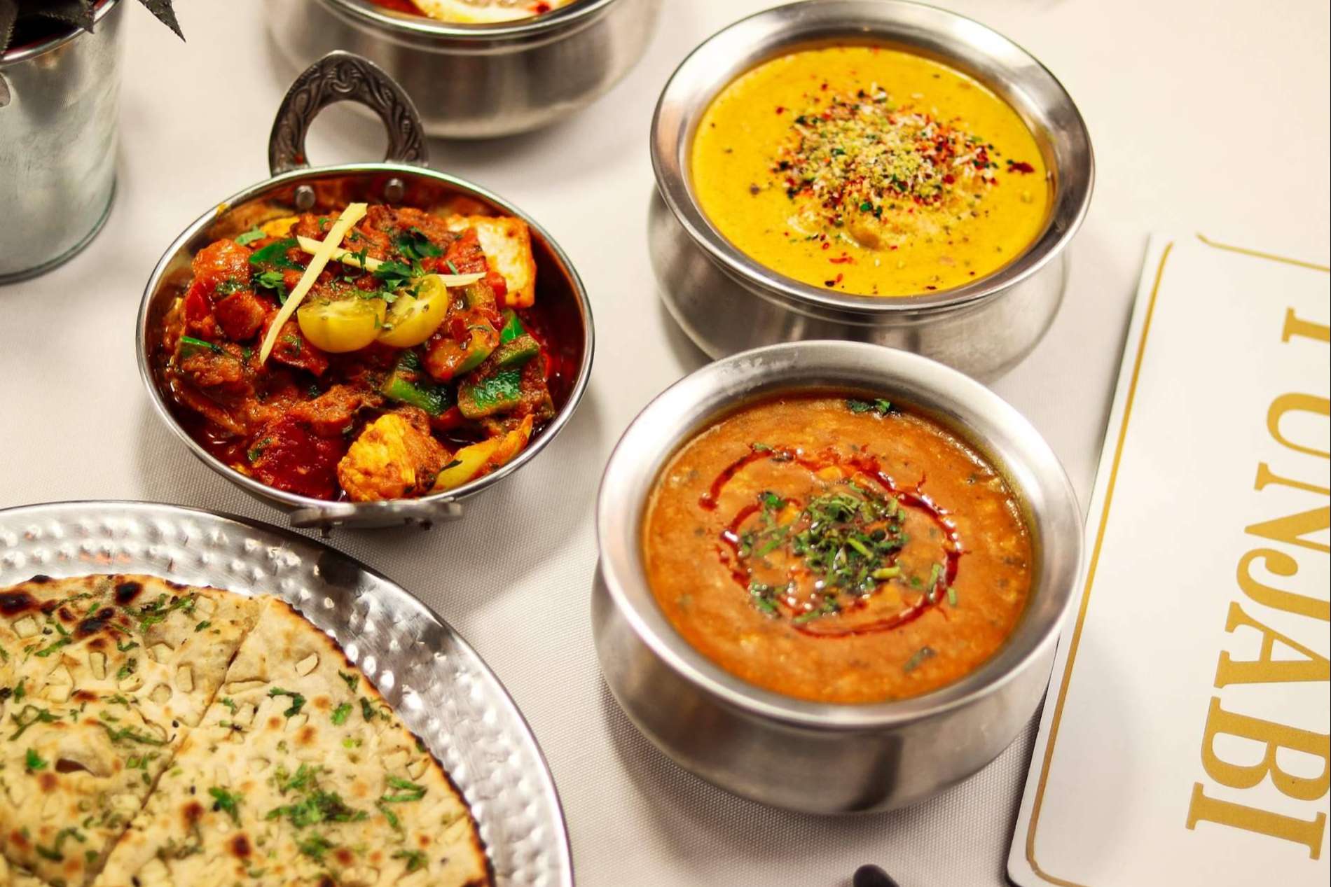 En la Gran Vía de Madrid ahora también se puede disfrutar del restaurante cuya carta ha sido elaborada por la ganadora de Master Chef India ofrece un menú degustación por solo 31 €