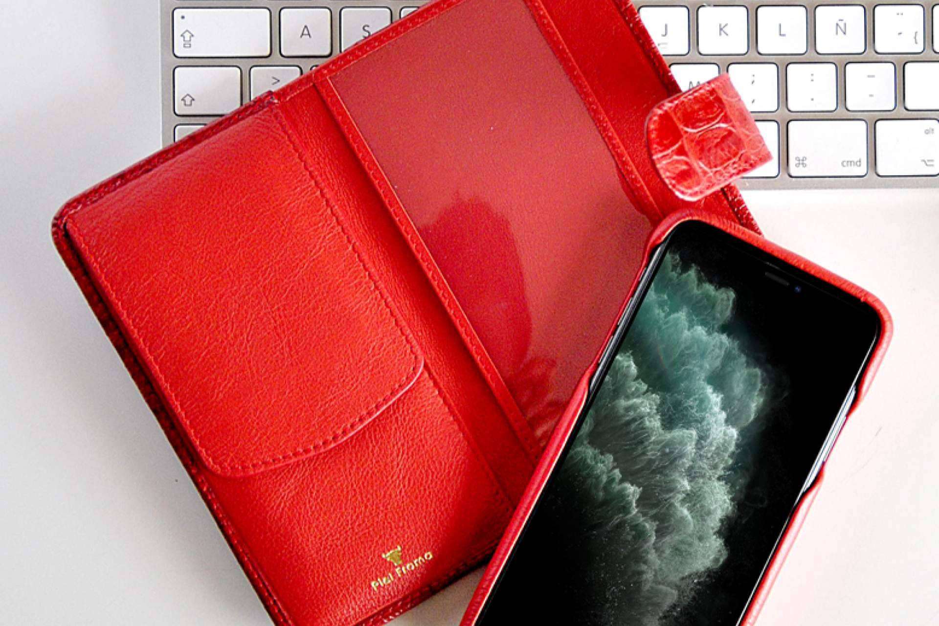 ¿Cómo encontrar una cartera de piel porta móvil cómoda, versátil y práctica? Piel Frama y su Walletmagnum