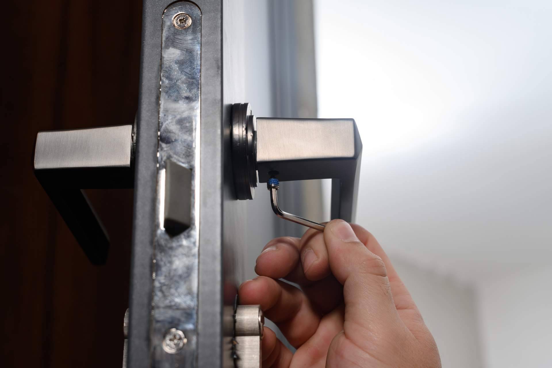 Servicios de cerrajeros en Madrid y Las Rozas de la mano de Cerrajeross