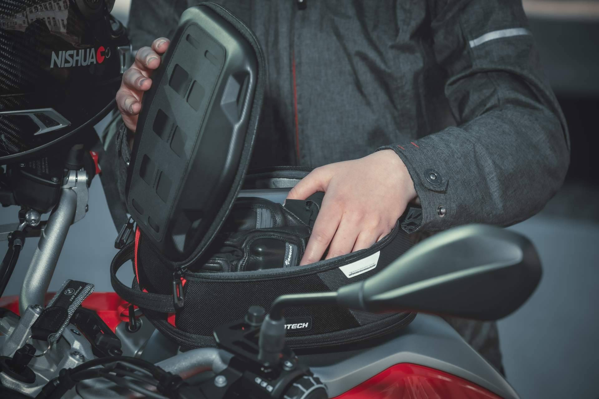 Productos que permiten llevar equipaje en una moto de manera funcional y segura en SW-MOTECH