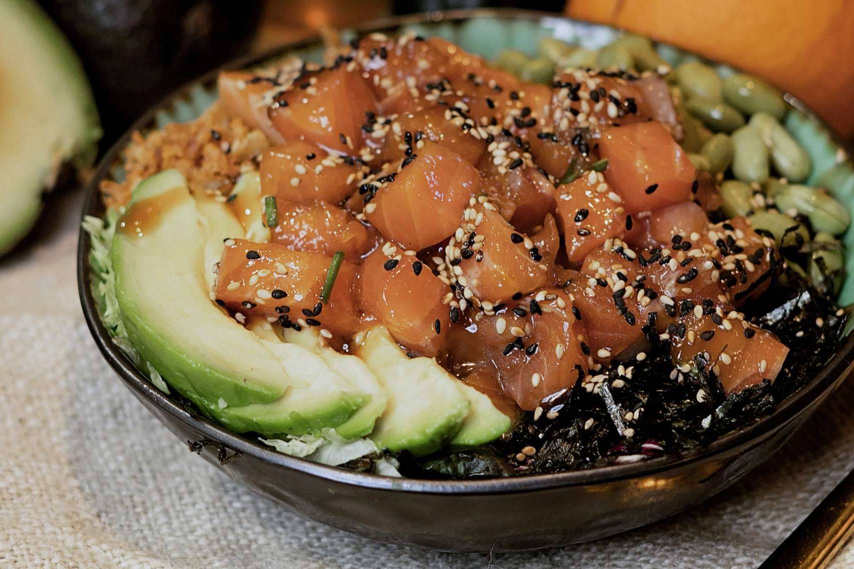 El poke bowl que se puede probar en Santa María de la Cabeza, en Madrid