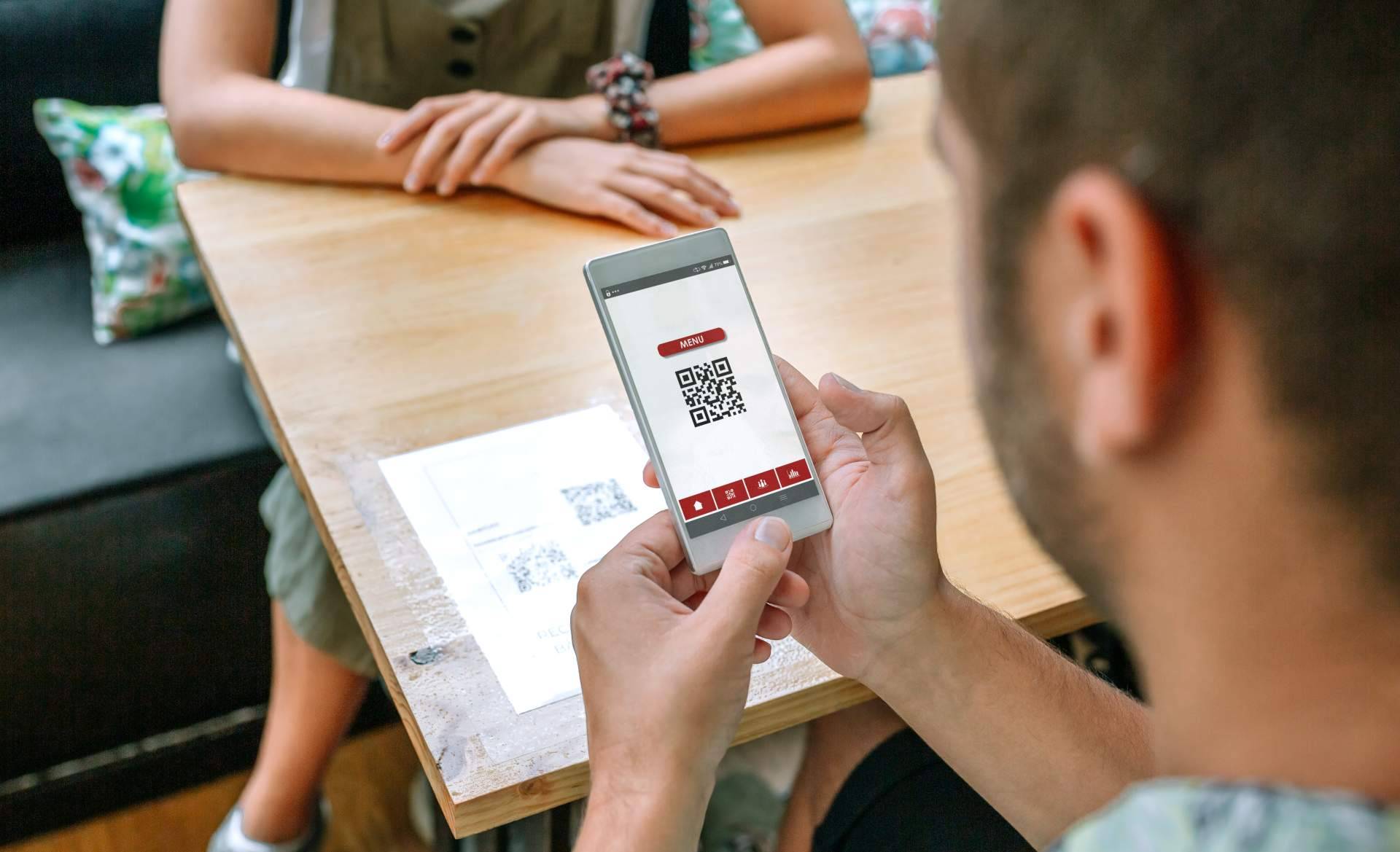 La revolución de las cartas QR profesiones llega de la mano de Menu.es
