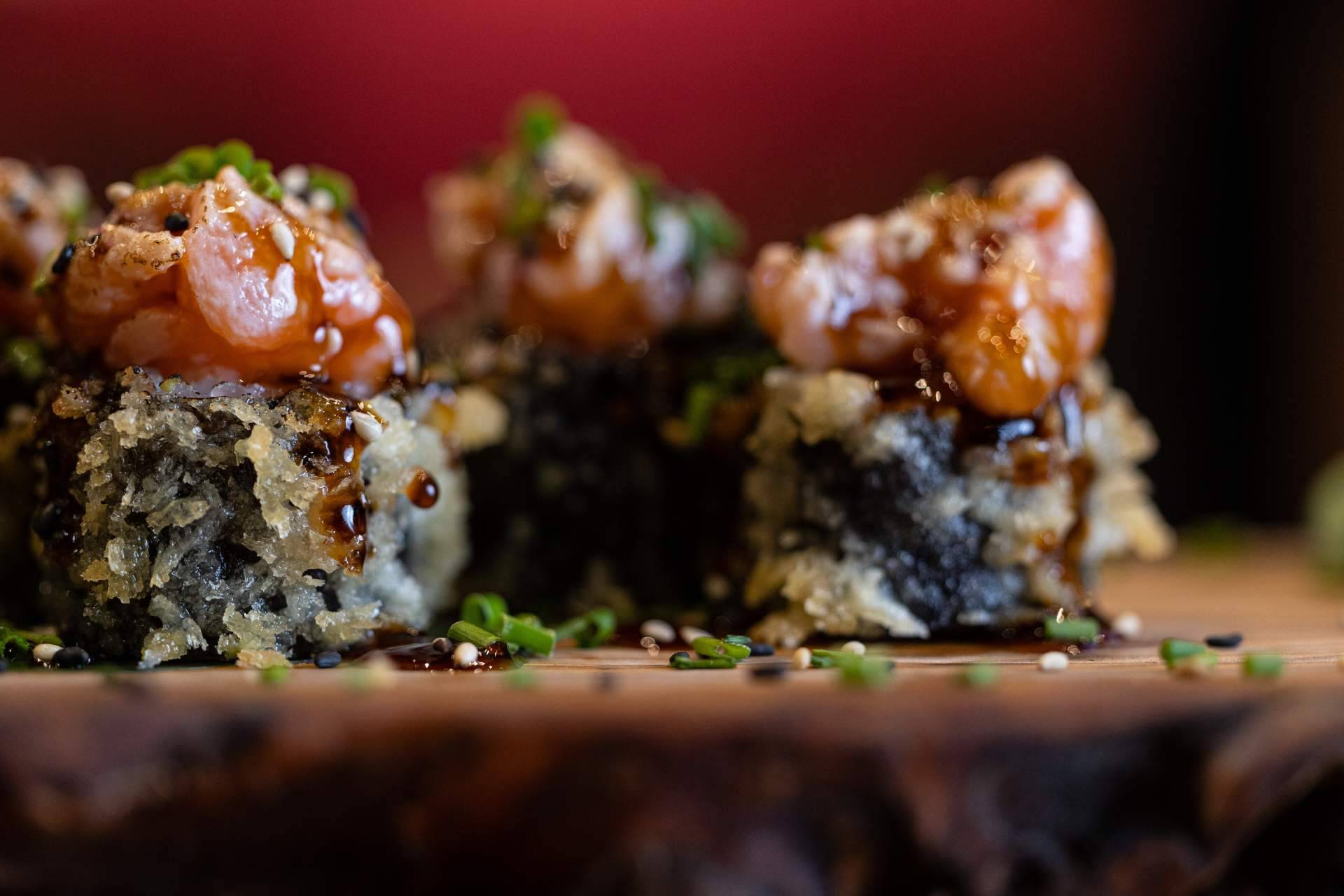 Las ventajas de pedir sushi a domicilio en Makitake