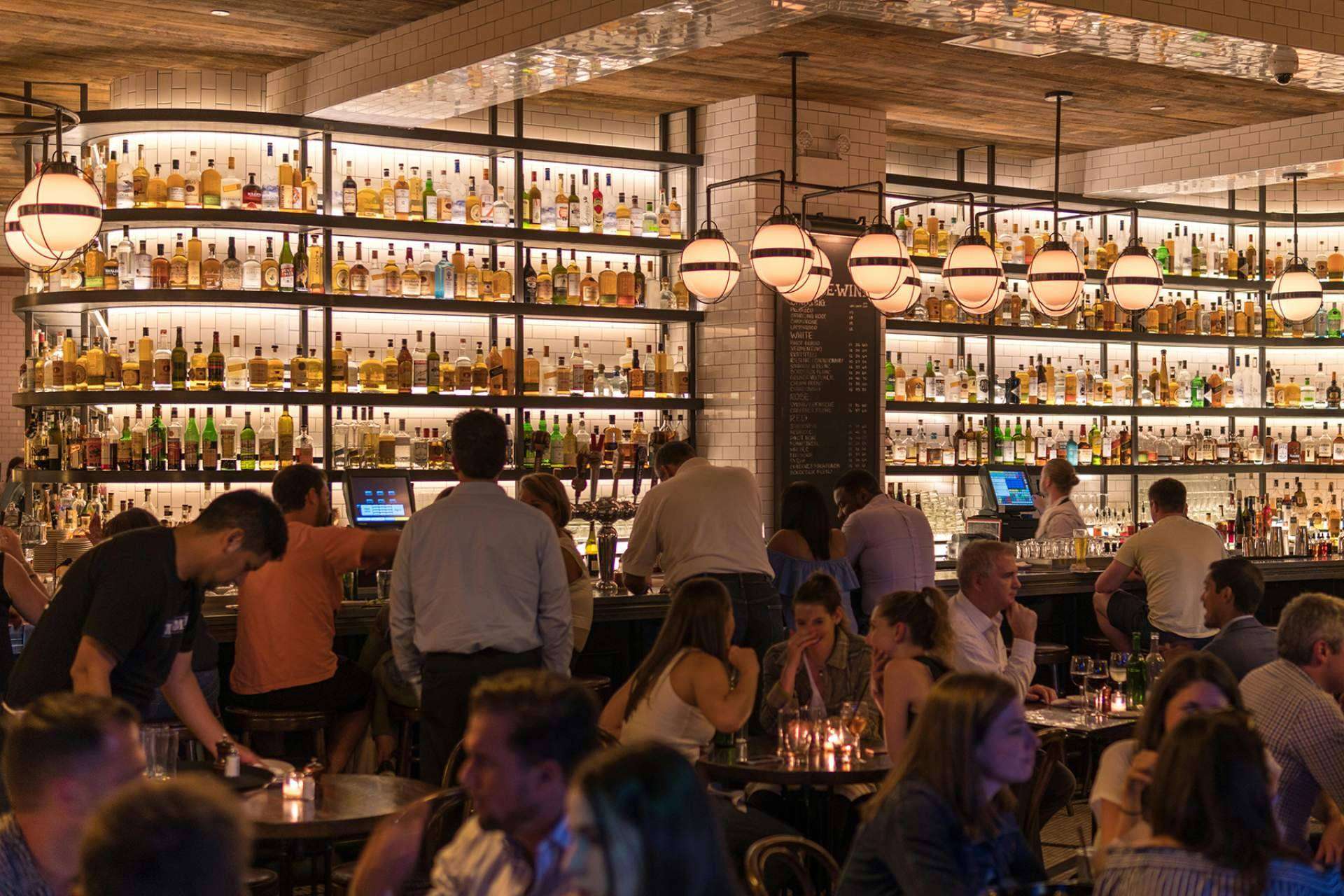 En el interiorismo de restaurantes, el poder de la iluminación de la mano de INDAStudio
