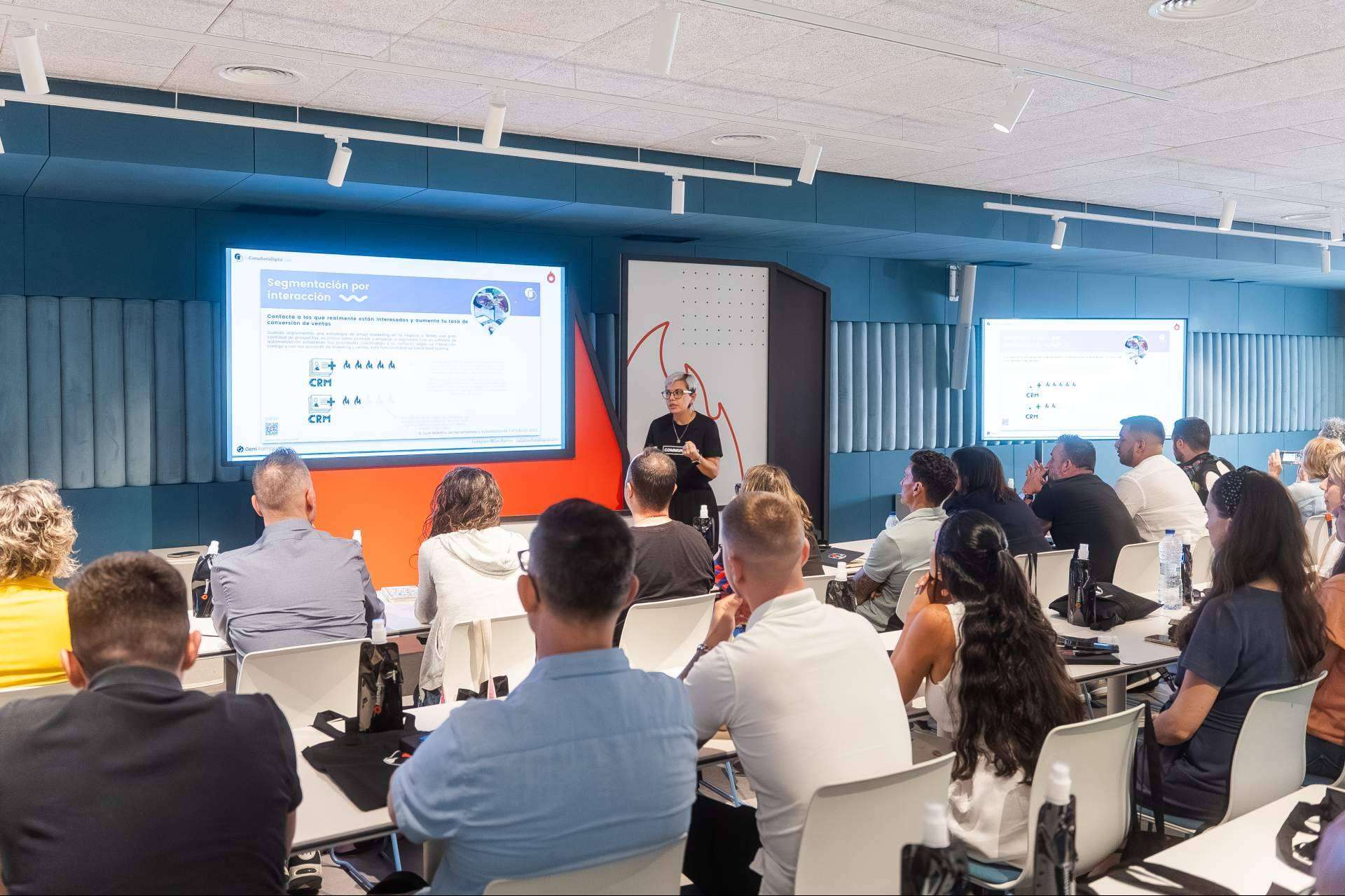 Inteligencia artificial, software 'no-code' y marketing digital; algunas de las profesiones con mayor futuro