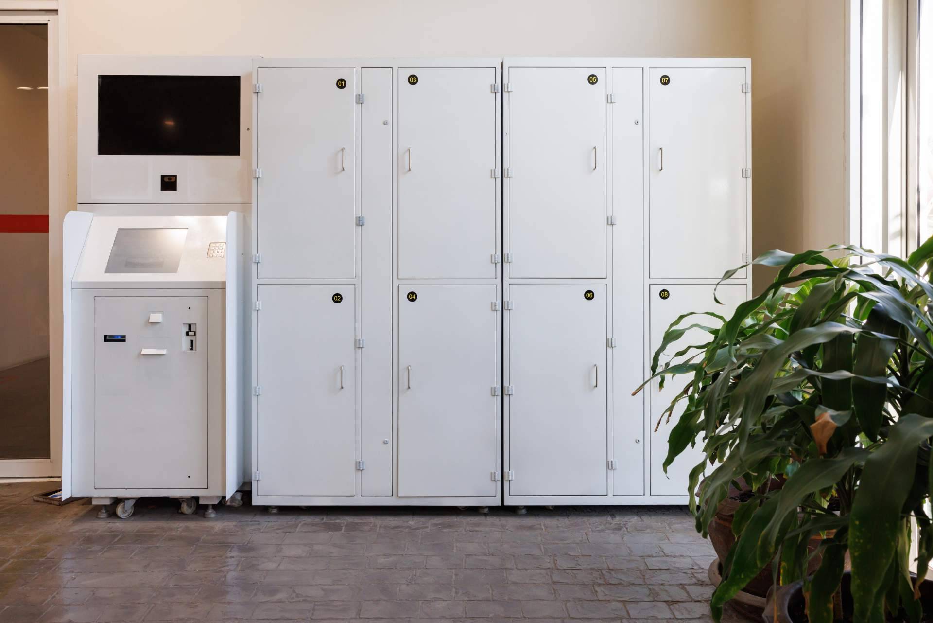 ¿Qué servicios ofrecen en Happy Lockers y cuáles son sus ventajas?
