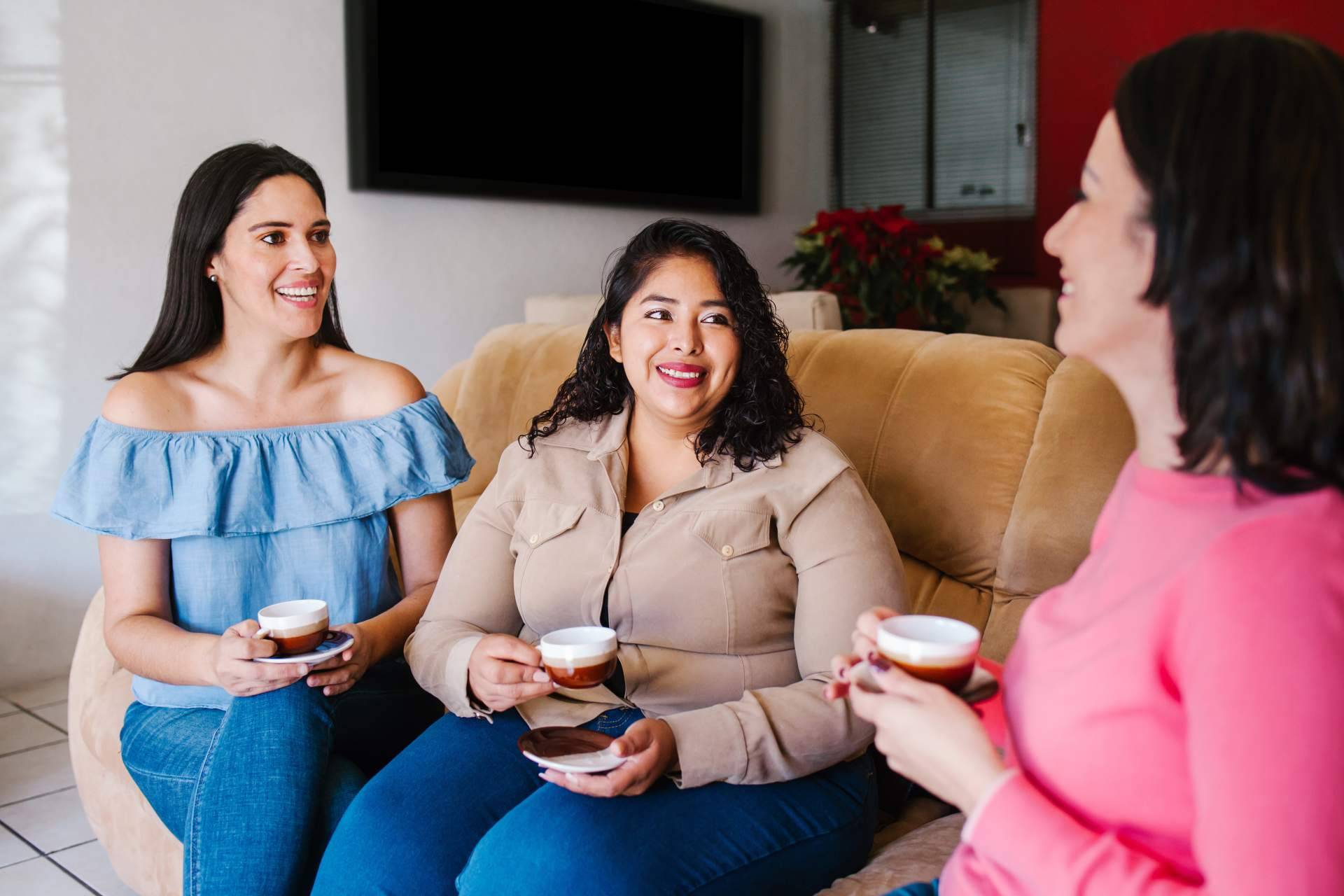 El chat entre chicas de Chats Infinitos, un espacio virtual seguro para mujeres